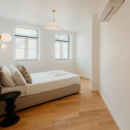 Mary Pink - No 3a - Glowing Two-bedroom Apartment Lisbon