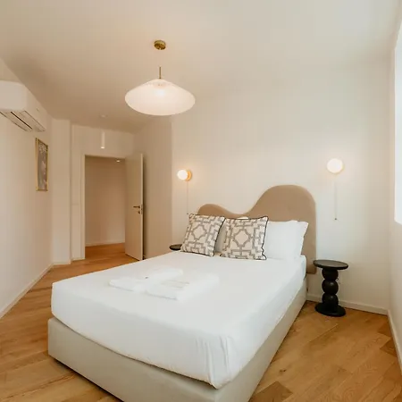 Mary Pink - No 3a - Glowing Two-bedroom *