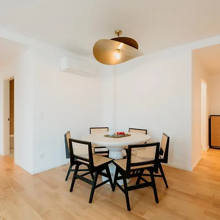 Mary Pink - No 3a - Glowing Two-bedroom * Lisbon