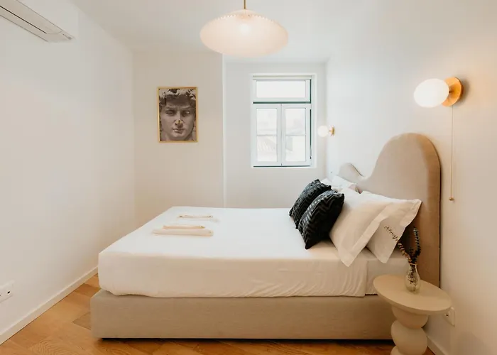 Mary Pink - No 3a - Glowing Two-bedroom Appartement